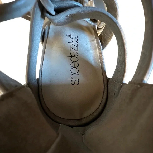 Shoe Dazzle NEW Johany Stacked Heel Platform Sandal Strappy Taupe Women’s 5.5 - Picture 7 of 8